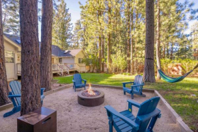 4 minutes to Lake and Snow Summit - single level with pool table huge backyard and deck Big Bear Lake